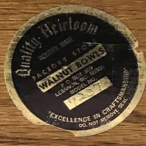 Vintage Quality Heirloom Triangular Clock Wooden - Picture 2 of 8